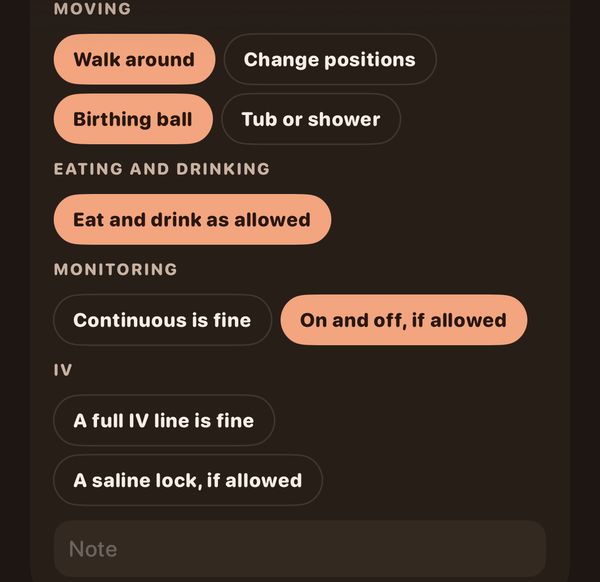 Birth plan choices for labor in the dark theme: pick lists for moving (walk around, birthing ball), eating and drinking, monitoring and IV, with room for a note.